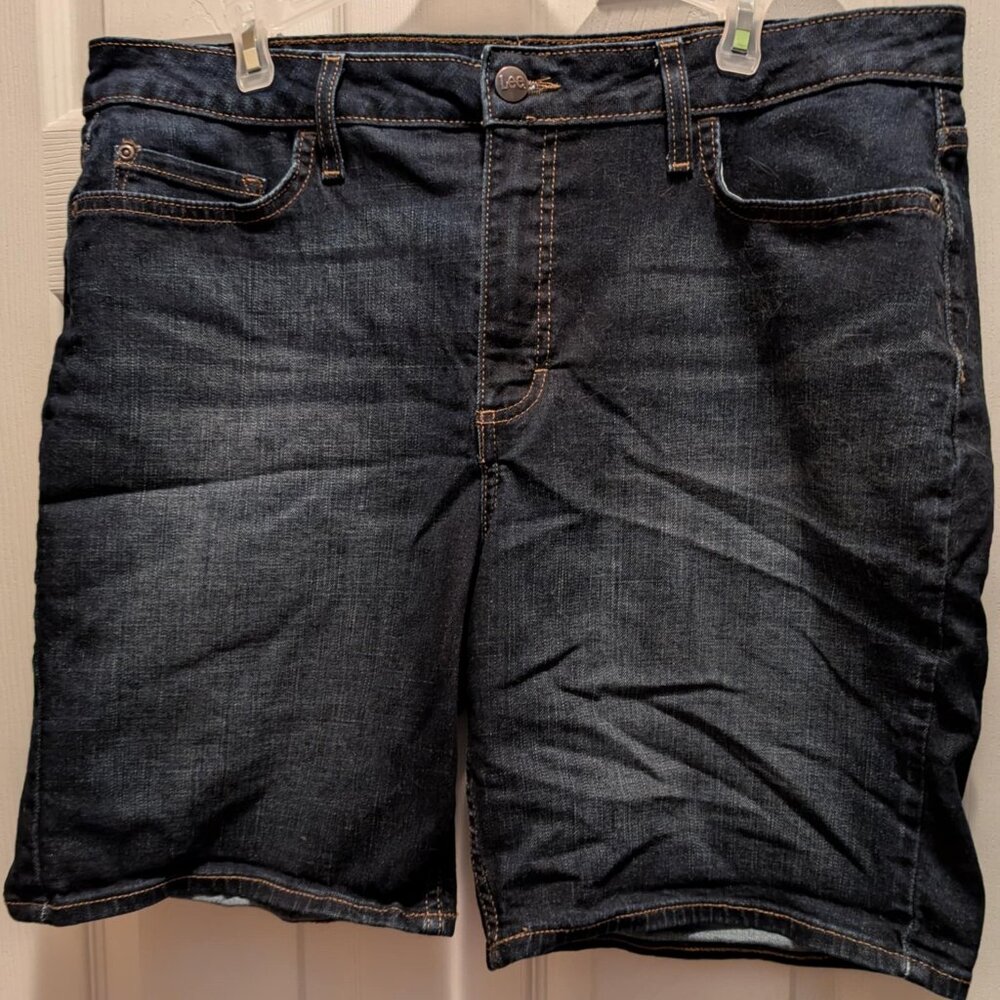 Lee brand denim jean shorts, Bermuda style, mid-rise waist, size 18M